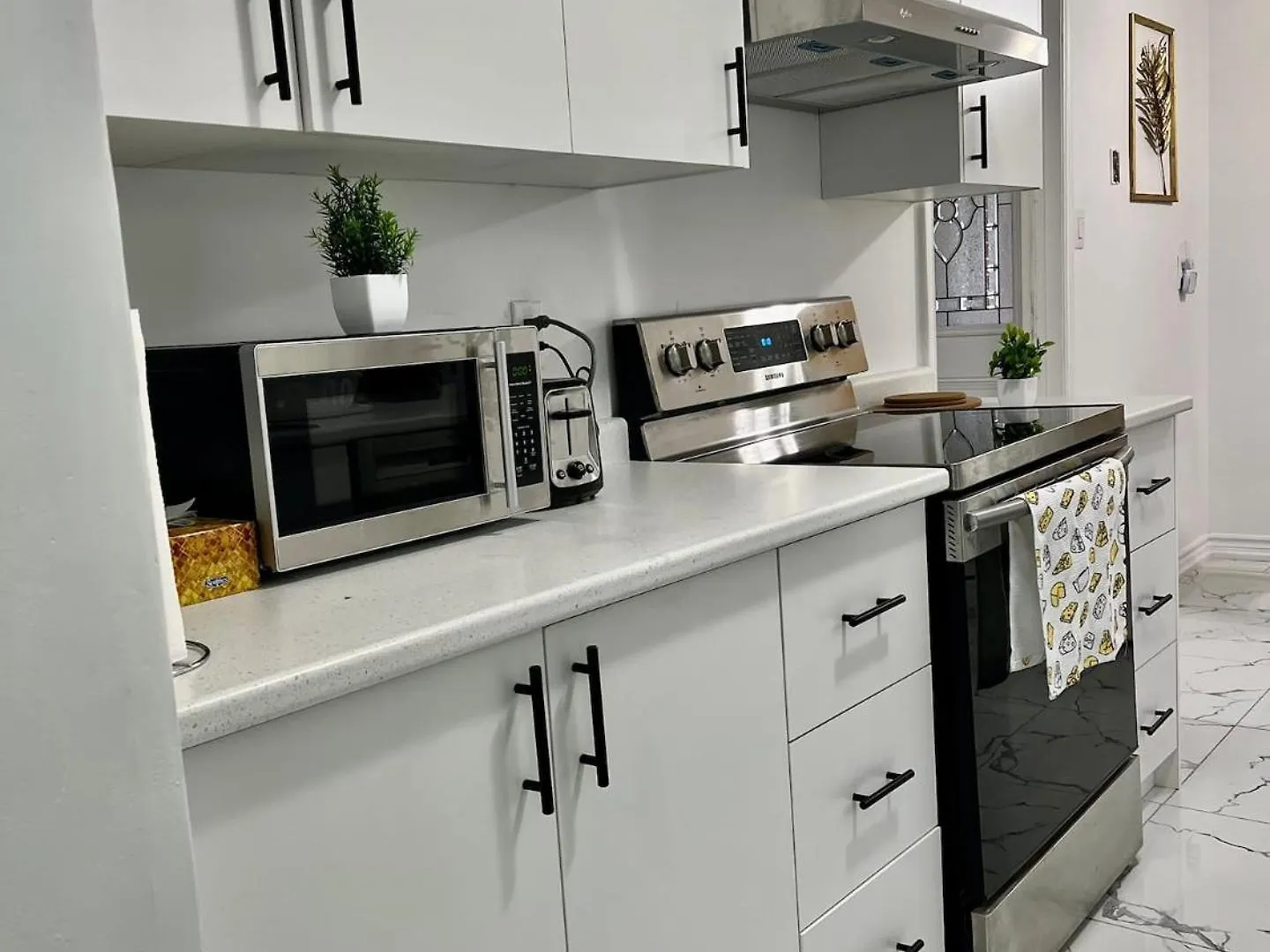 K9 Room Near Airport Mississauga Holiday home