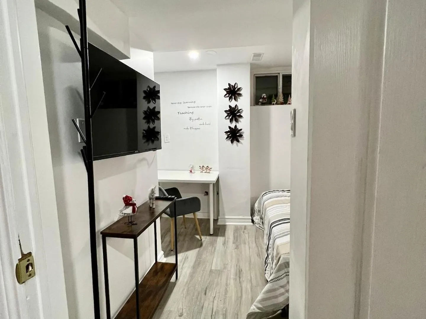 Holiday home K9 Room Near Airport Mississauga